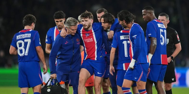 Khvicha Kvaratskhelia Suffers Devastating ACL Injury